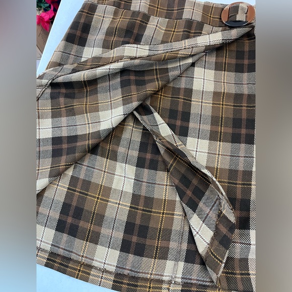 Cato Women’s Brown Plaid Skirt. Size 26/28W - Picture 3 of 14